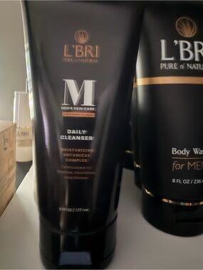 Men’s Daily Cleanser – Black